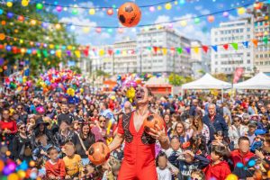 Δήμος Πειραιά: Το μεγάλο λαμπερό αποκριάτικο πάρτι – Όλες οι εκδηλώσεις μέχρι και την Καθαρά Δευτέρα