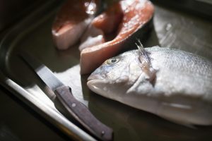 «Κόκκινη λίστα» ψαριών: Τα είδη που πρέπει να αποφεύγουμε – Οι συστάσεις της EFSA για εγκύους και παιδιά