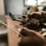 Άγριος ξυλοδαρμός κουρέα στην Πύλο: «Πίσω στο κεφάλι, είχε κάνει ότι να ‘ναι» λέει ο 25χρονος δράστης