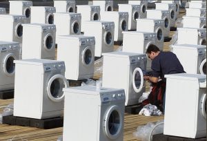 Ιστορική απόφαση: Η Γαλλία ποινικοποιεί την προγραμματισμένη απαξίωση