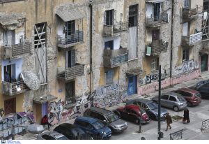 Αναβιώνουν τα προσφυγικά Αλεξάνδρας: Ξεκινά η αποκατάσταση ιστορικών πολυκατοικιών