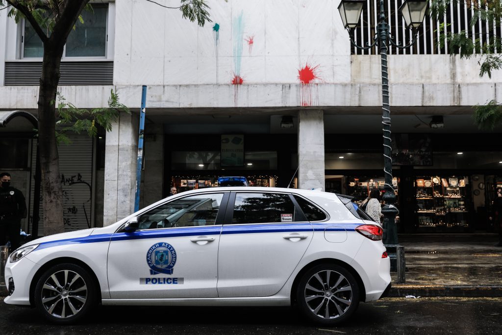 Συνελήφθη αρχηγικό μέλος του Ρουβίκωνα για την επίθεση σε επιχείρηση δίπλα στα γραφεία της «Βιολάντα»