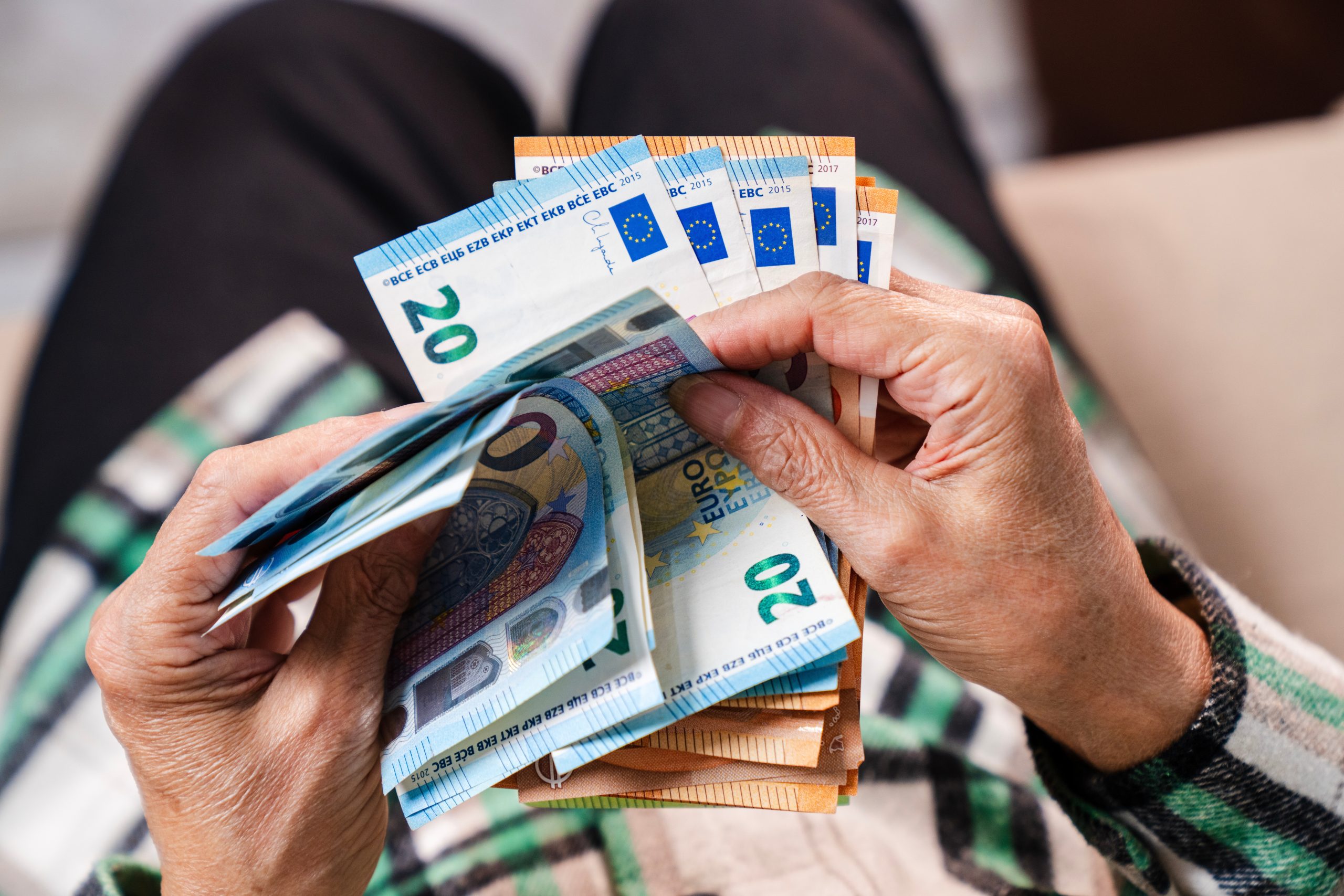 &Alpha;&nu;&alpha;&delta;&rho;&omicron;&mu;&iota;&kappa;ά &kappa;&alpha;&iota; &mu;&epsilon; &tau;ό&kappa;&omicron;: &Epsilon;&xi;&iota; &kappa;&alpha;&tau;&eta;&gamma;&omicron;&rho;ί&epsilon;&sigmaf; &sigma;&upsilon;&nu;&tau;&alpha;&xi;&iota;&omicron;ύ&chi;&omega;&nu; &pi;&alpha;ί&rho;&nu;&omicron;&upsilon;&nu; &epsilon;&kappa;&alpha;&tau;&omicron;&mu;&mu;ύ&rho;&iota;&alpha; &epsilon;&upsilon;&rho;ώ