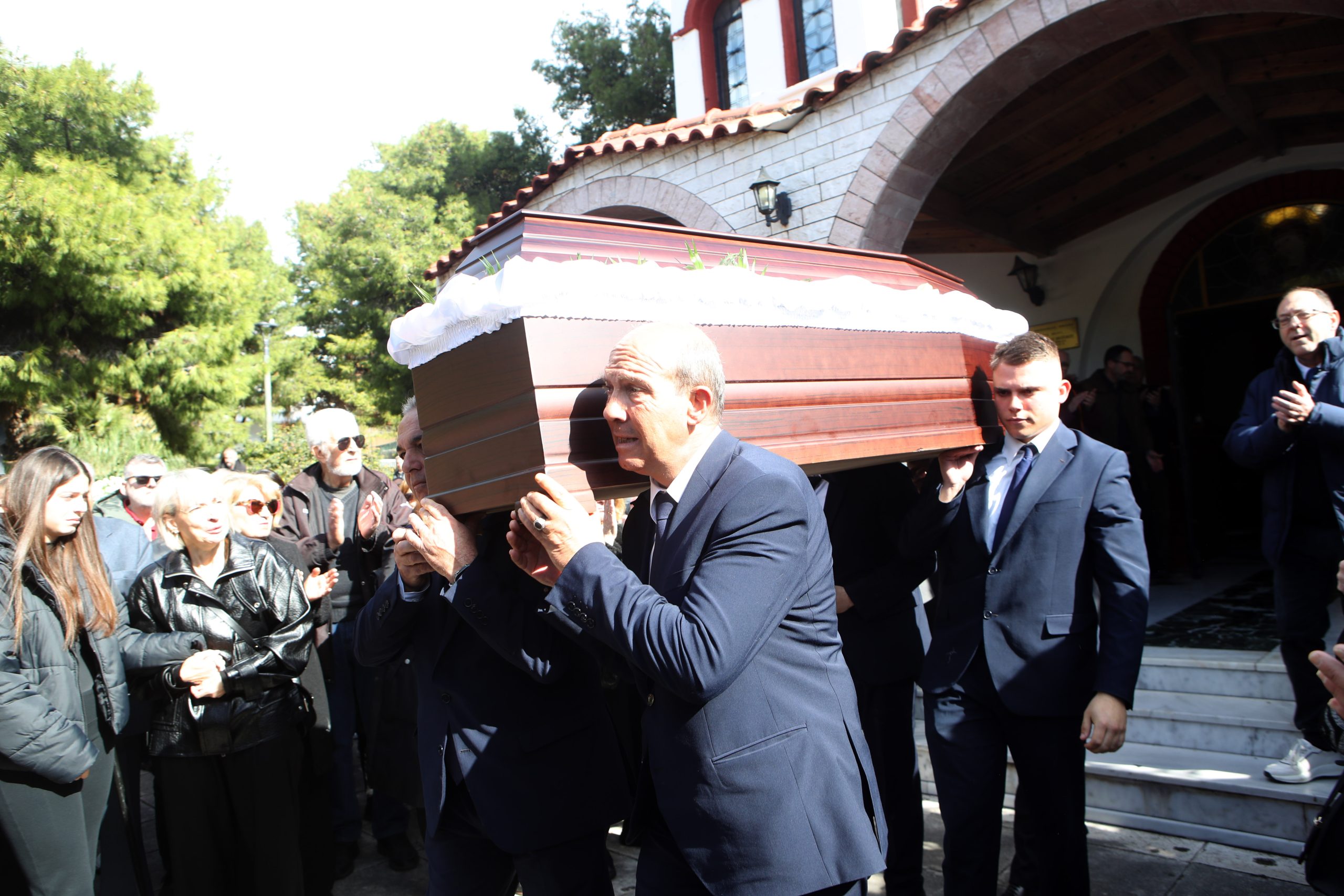 &Tau;&omicron; &tau;&epsilon;&lambda;&epsilon;&upsilon;&tau;&alpha;ί&omicron; &alpha;&nu;&tau;ί&omicron; &sigma;&tau;&omicron;&nu; &Theta;&alpha;&nu;ά&sigma;&eta; &Sigma;&kappa;&omicron;&upsilon;&rho;&tau;ό&pi;&omicron;&upsilon;&lambda;&omicron;