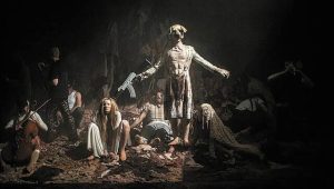 «Σκυλιά»: Το Παρίσι μετατρέπει ένα σκάνδαλο ομαδικών βιασμών σε θεατρική πράξη