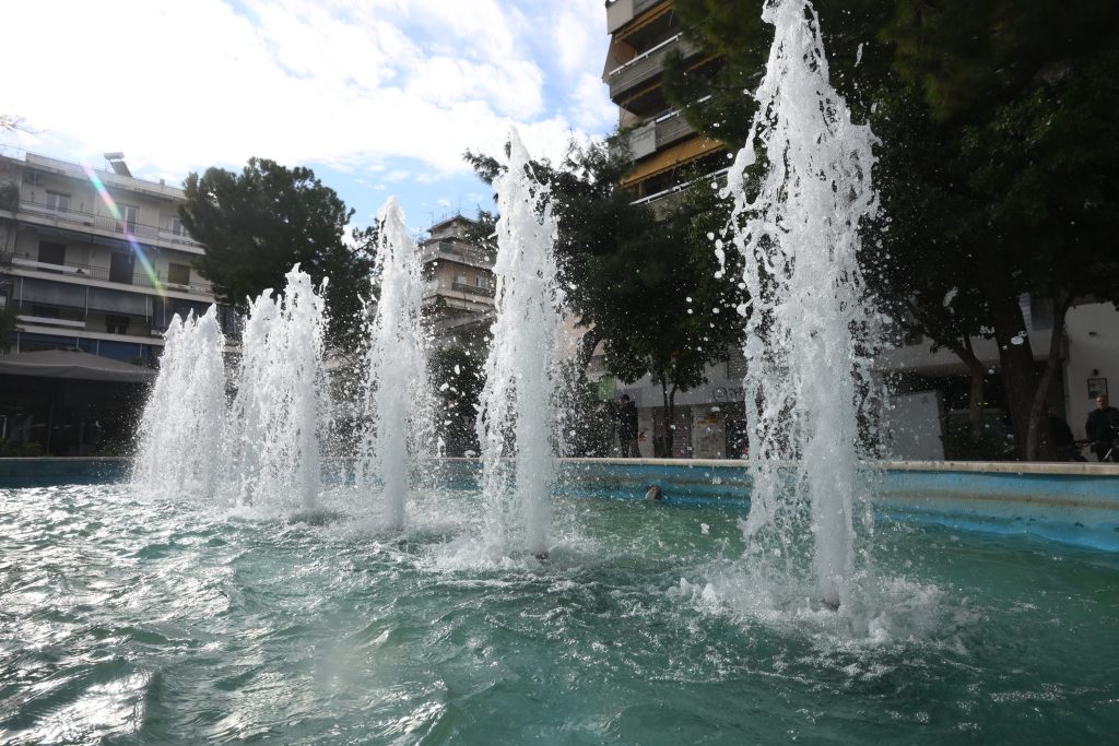 Καλλιθέα: Ευχάριστα νέα για τη δίχρονη που έπεσε στο σιντριβάνι –  Σταθεροποιήθηκε η κατάστασή της