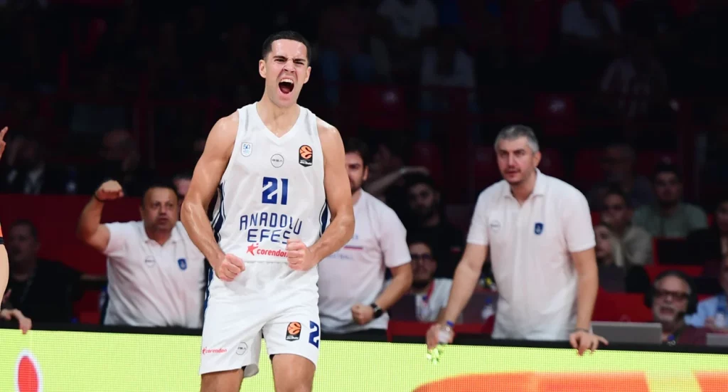 «Φοβερή Εφές: Σάρωσε τη Βίρτους με 31 πόντους διαφορά!»