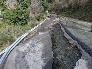 Κακοκαιρία: Εκκενώθηκαν δύο οικισμοί στον Ταΰγετο – Αίτημα να κηρυχθεί σε κατάσταση έκτακτης ανάγκης