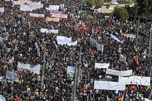 Live blog Τέμπη: Το μεγάλο συλλαλητήριο στην Αθήνα – Στους δρόμους οι πολίτες σε πολλές πόλεις