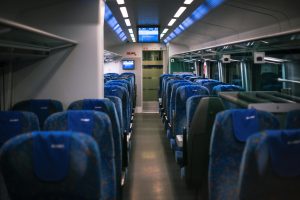 «No kids» στα γαλλικά τρένα: Θύελλα αντιδράσεων για τις premium θέσεις της SN