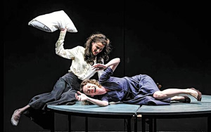 Πολυξένη Παπακωνσταντίνου: «Στο “Τρίτο Στεφάνι” η ζωή δεν σταματά για κανέναν»