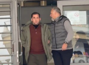 Στα δικαστήρια Θεσσαλονίκης ο 26χρονος που κατηγορείται ότι βίασε 15χρονο και τραβούσε βίντεο