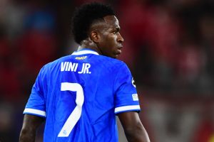 Έρευνα της UEFA για την καταγγελία Βινίσιους – Στο μικροσκόπιο το περιστατικό με Πρεστιάνι