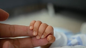 Ζάκυνθος: Απίστευτη καταγγελία για το βρέφος με μηνιγγίτιδα – Επενέβη εισαγγελέας για να το εξετάσει παιδιάτρος!