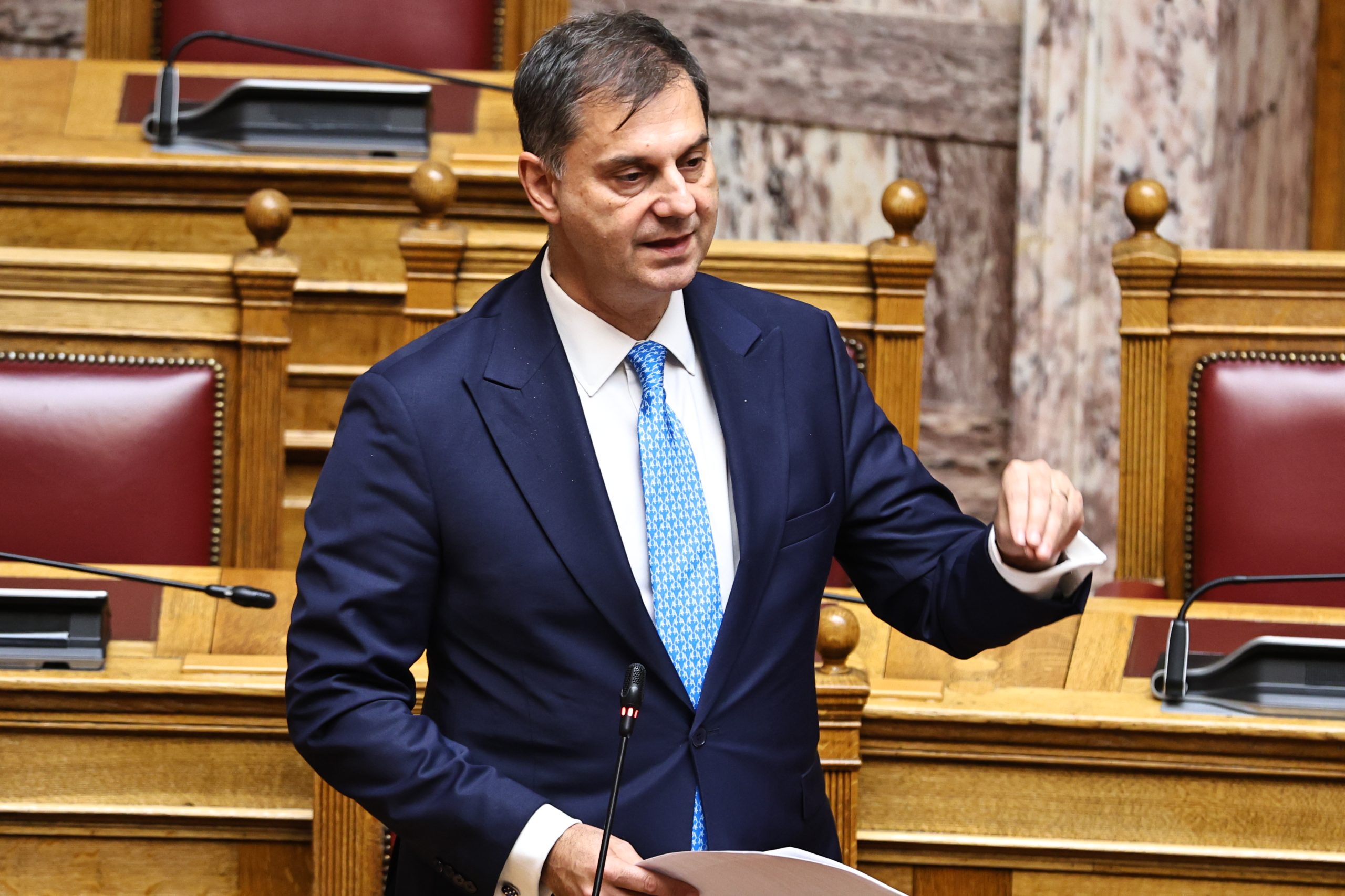 &Tau;&iota; &epsilon;&pi;&iota;&delta;&iota;ώ&kappa;&epsilon;&iota; &eta; &epsilon;&lambda;&lambda;&eta;&nu;&iota;&kappa;ή &pi;&lambda;&epsilon;&upsilon;&rho;ά &sigma;&tau;&eta;&nu; &Omicron;&upsilon;ά&sigma;&iota;&gamma;&kappa;&tau;&omicron;&nu;