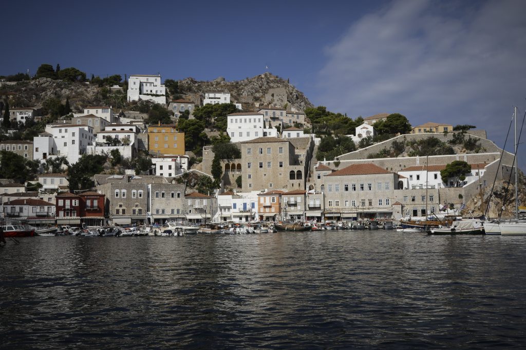 Τρέξτε για τον Μπραντ Πιτ! Ποιο είναι το πέτρινο σπίτι;