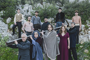 Μάνος Καρατζογιάννης στα Νέα: Στη σκηνή «ο Χριστός ξανασταυρώνεται» – Αγάπη, φόβος και θυσία στο Θέατρο Σταθμός