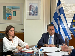 Ελληνική σημαία σε συνάντηση εργασίας Σύσκεψη με ελληνική σημαία