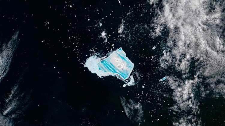 Επιστήμονες της NASA εντόπισαν παγετώνα τρεις φορές μεγαλύτερο από τη Νέα Υόρκη – Τι βρέθηκε δίπλα του