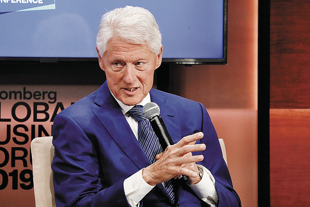 Μπιλ Κλίντον για Τζέφρι Επστιν: «Δεν είδα τίποτα και δεν έκανα τίποτα κακό»