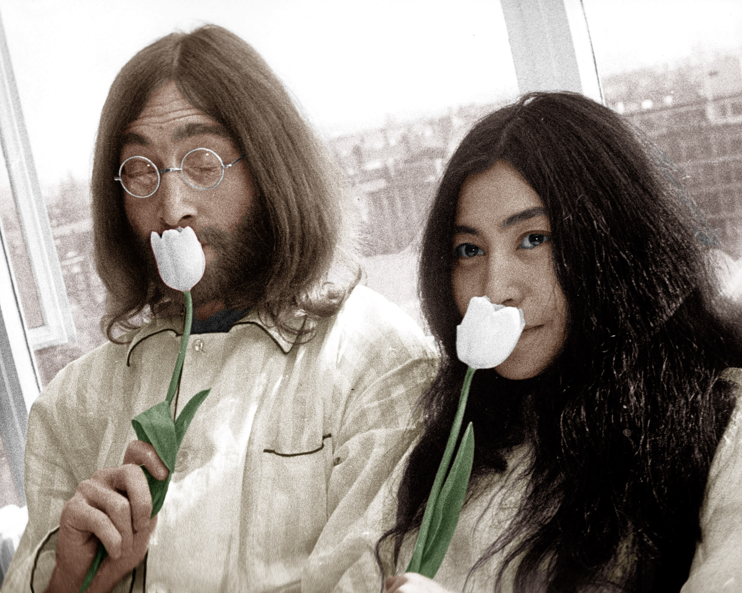 &Omicron; Paul McCartney &alpha;&pi;&omicron;&kappa;&alpha;&lambda;ύ&pi;&tau;&epsilon;&iota;: &Eta; Yoko Ono &pi;ί&sigma;&tau;&epsilon;&upsilon;&epsilon; ό&tau;&iota; &omicron; John Lennon ί&sigma;&omega;&sigmaf; ή&tau;&alpha;&nu; &gamma;&kappa;έ&iota;