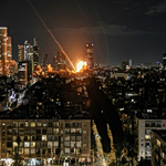 Τέλος εποχής μετά τον θάνατο του Χαμενεΐ – Με την «πιο άγρια επίθεση στην ιστορία» απειλούν οι Φρουροί της Επανάστασης