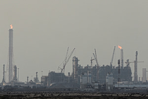 Μάχη με το ενεργειακό κόστος: Διπλός «πυλώνας» στήριξης για επιχειρήσεις