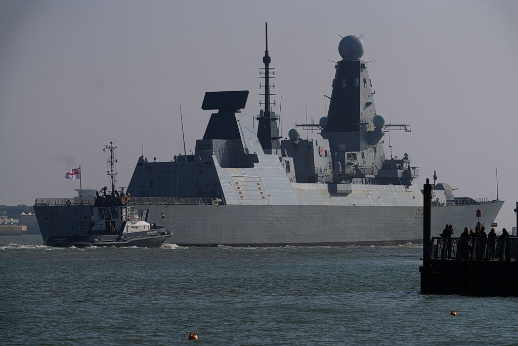 Δεύτερο πολεμικό πλοίο στέλνει στην Κύπρο η Βρετανία