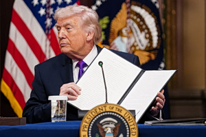 Ο Τραμπ ρίχνει τα ζάρια