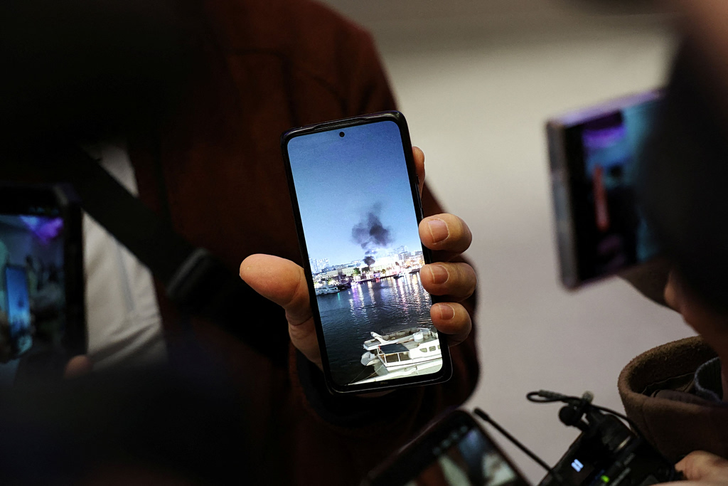 Από τη χλιδή του Ντουμπάι στον φόβο των εκρήξεων: Αγωνία για τους Έλληνες που παραμένουν εγκλωβισμένοι