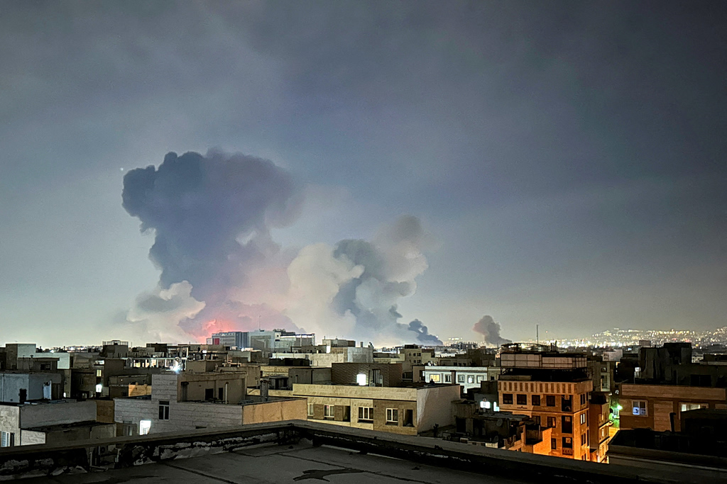 Σον Κλάνσι: «Ολοι θέλουν αποκλιμάκωση» – Τι είπε ο πτέραρχος της ΕΕ στα «ΝΕΑ» για την κρίση στην Μέση Ανατολή