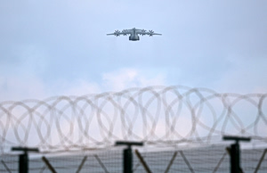 Στάρμερ σε Χριστοδουλίδη: Δεν θα γίνουν επιθέσεις στο Ιράν από τις βρετανικές βάσεις στην Κύπρο