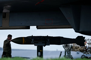 Η Βρετανία εξετάζει το ενδεχόμενο να αναπτύξει στρατιωτικές δυνάμεις στον Περισικό Κόλπο