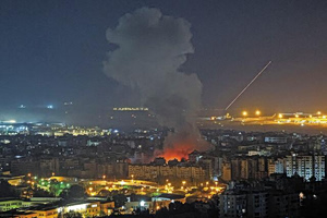 Οι Φρουροί της Επανάστασης απειλούν εγκαταστάσεις που συνδέονται με τις ΗΠΑ στα ΗΑΕ