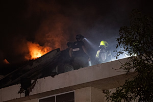 Ισραηλινοί αξιωματούχοι: Πυρομαχικά διασποράς εξερράγησαν σε σημεία στο Τελ Αβίβ