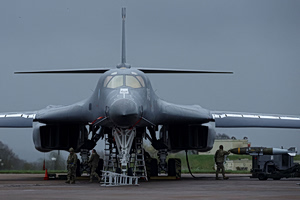 WSJ: Σαουδική Αραβία και Εμιράτα μια «ανάσα» από την εμπλοκή στον πόλεμο κατά του Ιράν