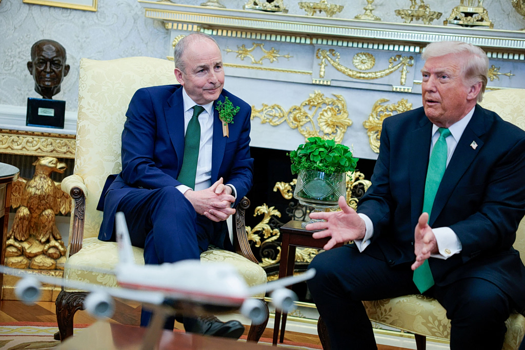 Τραμπ: Αφήνει ανοικτό το ενδεχόμενο αποχώρησης των ΗΠΑ από το ΝΑΤΟ – «Η σχέση μας με τη Βρετανία ήταν καλύτερη πριν από τον Στάρμερ»