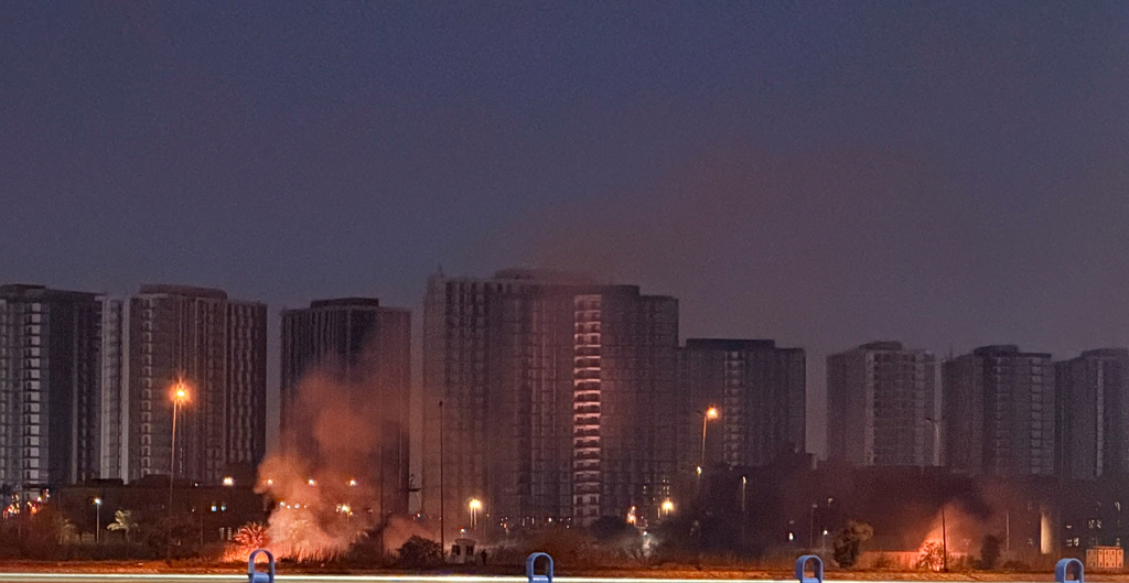 Στη… λακκούβα (του Ιράν): ο Τραμπ, η Ευρώπη και η Ουκρανία