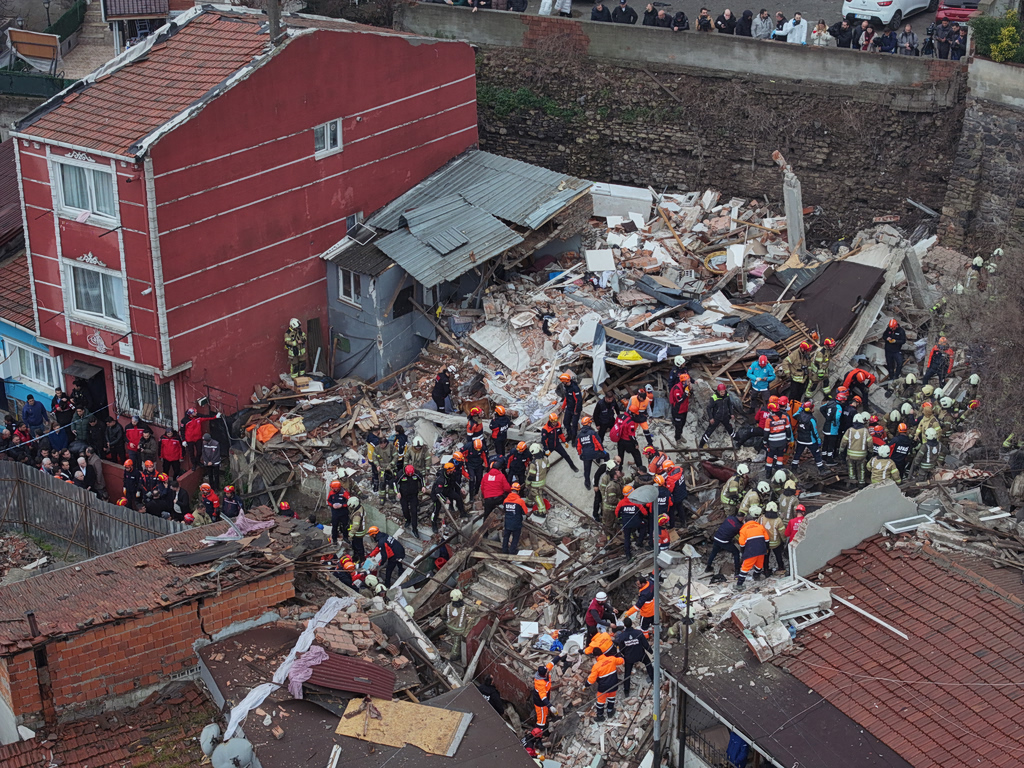 Κωνσταντινούπολη: Από έκρηξη φυσικού αερίου κατέρρευσαν δύο κτήρια – Επτά άτομα ανασύρθηκαν από τα συντρίμμια