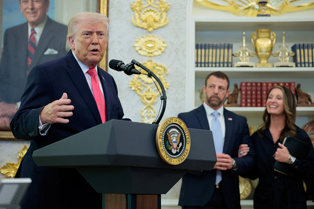 Τραμπ: Το Ιράν δεν θα αποκτήσει ποτέ πυρηνικά όπλα – Οι ΗΠΑ στέλνουν 3.000 στρατιώτες στη Μέση Ανατολή