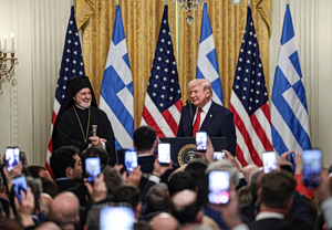 «Είναι μεγάλη τιμή, δε θα το έχανα με τίποτα» – Live η ομιλία Τραμπ στην εκδήλωση για την 25η Μαρτίου στον Λευκό Οίκο