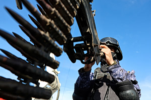 Πέρα από τα καύσιμα: Οι «κρυφές» παγκόσμιες επιπτώσεις του πολέμου – Οι παράπλευρες ελλείψεις και οι κερδισμένοι