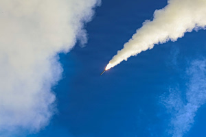 Το Ιράν απαντά στο Ισραήλ μετά τα χτυπήματα σε πυρηνικές εγκαταστάσεις: «Θα πληρώσετε βαρύ τίμημα»