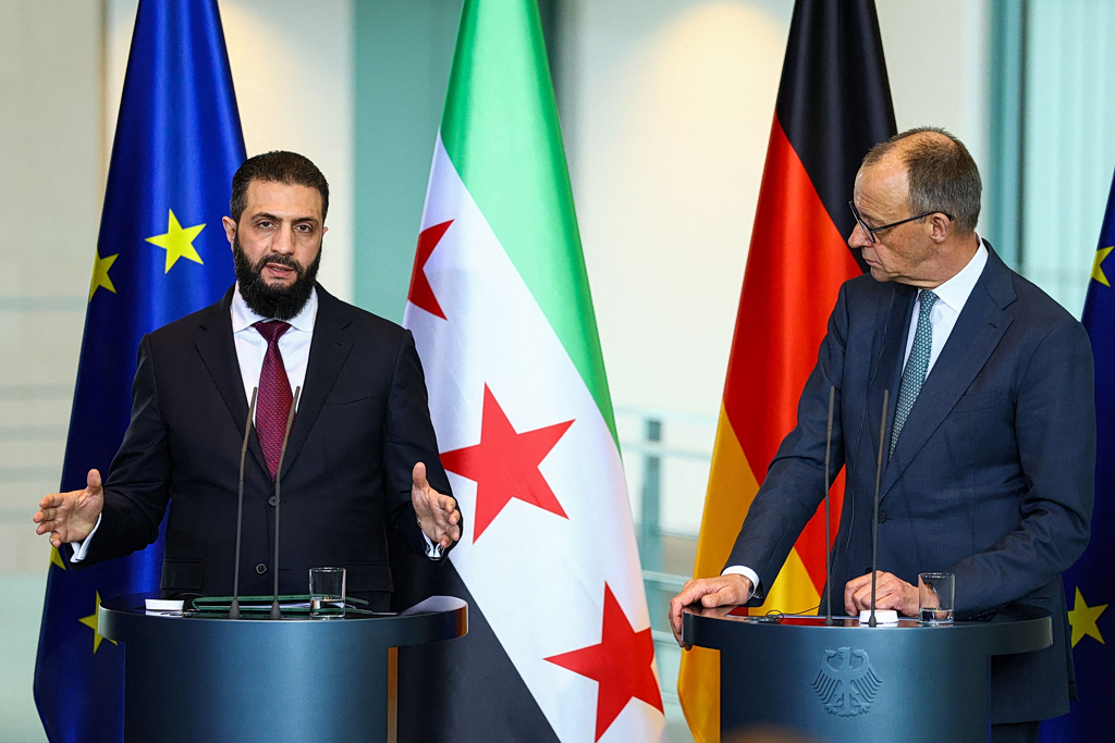 Κόκκινο χαλί για τον Αλ-Σαράα στο Βερολίνο