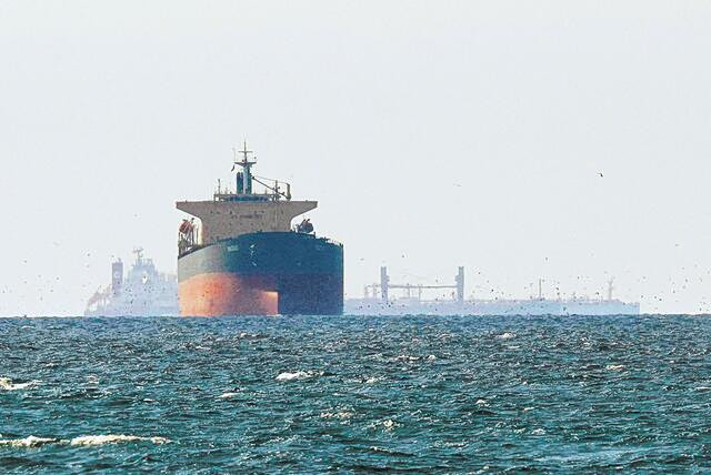 Ιρανικά ΜΜΕ: Το Ιράν επέτρεψε στα πλοία που μεταφέρουν βοήθεια να περνούν από τα Στενά του Ορμούζ