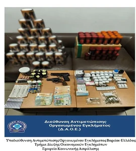 Διακίνησαν σε έναν χρόνο 240.000 λαθραία πακέτα τσιγάρα: Ενα εκατ. ευρώ η ζημιά για το Δημόσιο – Οι «καβάτζες» και το δίκτυο πελατών