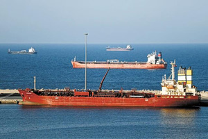 Το Ιράν προειδοποιεί: Όποιο πλοίο προσεγγίσει τα Στενά του Ορμούζ θα στοχοποιηθεί