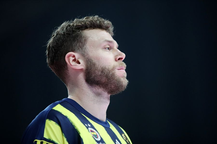 Φενερμπαχτσέ: Ο Μέλι κοντά σε νέο συμβόλαιο, ο Χολ σε τροχιά επιστροφής στο Μιλάνο