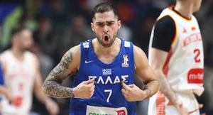 Μαυροβούνιο – Ελλάδα 65-79: Σπουδαία νίκη με σούπερ Τολιόπουλο η «επίσημη αγαπημένη» και μόνη πρώτη στην κορυφή