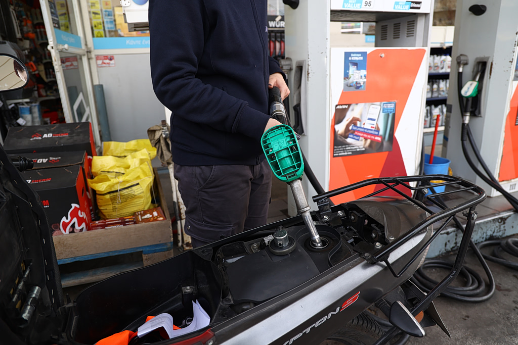 Σοκ στα πρατήρια: Το diesel κίνησης ξεπέρασε σε τιμή την αμόλυβδη 95